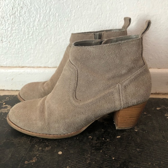 dolce vita sofia suede booties